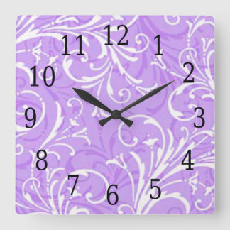 Reloj cuadrado ornamental púrpura