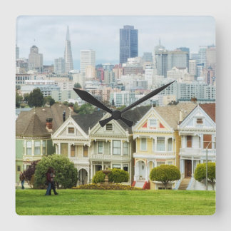 Reloj Cuadrado Painted Ladies, Victorian houses and skyline