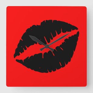 Reloj Cuadrado Palo de labios negro sobre rojo