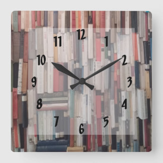 Reloj Cuadrado Pared elevada de libros