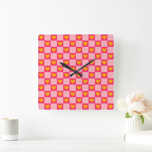 Reloj Cuadrado Patrón de corazones a cuadros rosa rojo amarillo a