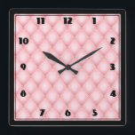 Reloj Cuadrado Patrón De Diamantes De Color Rosa De Lujo<br><div class="desc">Un reloj con un hermoso patrón femenino. Patrón rosa suave en formas de diamante pusilánime con una banda dorada en el centro. El ambiente de lujo y elegancia</div>