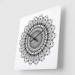 Reloj Cuadrado Patrón de mandal ornamentado en negro sobre blanco