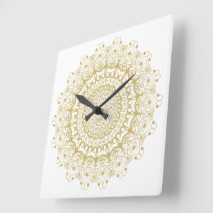 Reloj Cuadrado Patrón de mandal ornamentado en oro sobre blanco