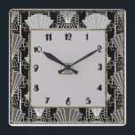 Reloj Cuadrado Patrón de ventilador Art Deco - Gris y negro<br><div class="desc">El patrón que estoy usando de nuevo para hacer un reloj de pared. También es el patrón de un cojín en mi tienda. Este es un típico diseño de aficionados al art deco y en realidad hace un reloj encantador para tu casa. Se vería bien con una decoración simpática o...</div>