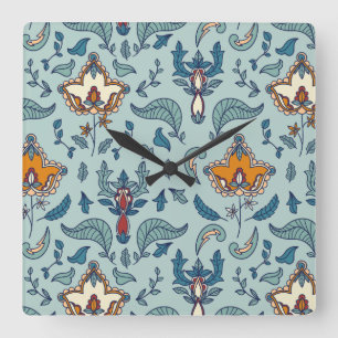 Reloj Cuadrado Patrón floral ornamentado sobre fondo azul pálido