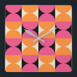Reloj Cuadrado Patrón Geométrico Moderno del Siglo Medio<br><div class="desc">Retro Media Century Geométrico Media Square y Circle Pattern Black Pink & Naranja.</div>