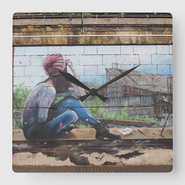 Reloj Cuadrado Pensamientos perdidos sobre graffiti infantil (Anverso)