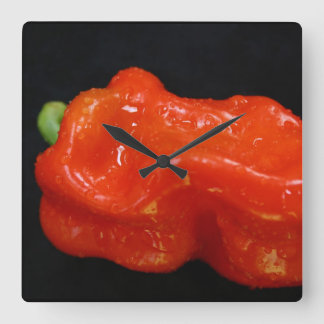 Reloj Cuadrado Pepper de Campana Roja Fresca