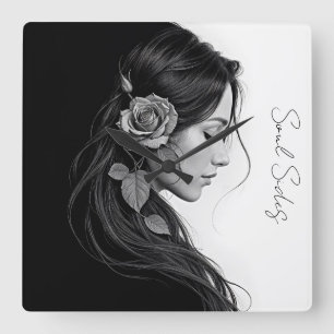 Reloj Cuadrado Perfil femenino artístico con rosa en monocromo