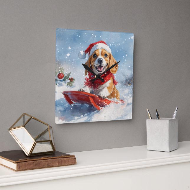 Reloj Cuadrado Perro Beagle con manchas y Navidades de nieve (Oficina)