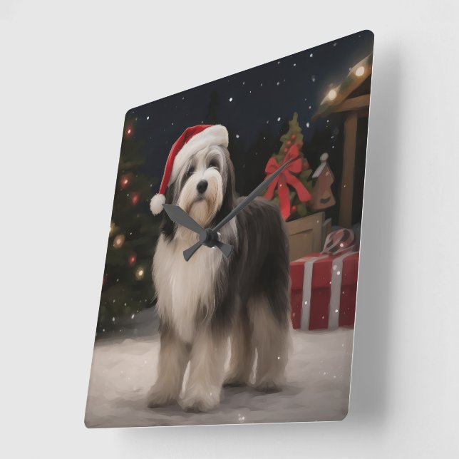 Reloj Cuadrado Perro Terrier Tibetano en Navidad con nieve  (Ángulo)