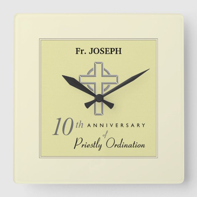 Reloj Cuadrado Personalice, 10 años del Grabado en relieve sacerd (Anverso)