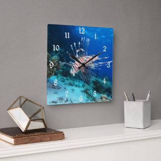 Reloj Cuadrado Pez León o Pterois Miles, Pez de Arrecife Oceánico