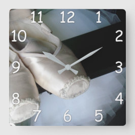 Reloj Cuadrado Pointe Show & Tutu Wall Clock para bailarinas de b