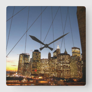 Reloj Cuadrado Puente De Brooklyn En Dusk Con Manhattan Skyline