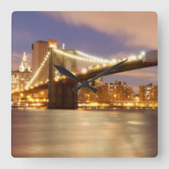 Reloj Cuadrado Puente de Brooklyn y Manhattan de noche. (Anverso)