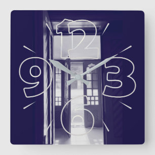 Reloj Cuadrado Puertas azules