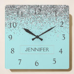 Reloj Cuadrado Purpurina de plata azul Aqua verde azulada Monogra<br><div class="desc">Reloj de nombres de Purpurina de espuma azul y plateado Aqua verde azulado. Esto hace que el dulce perfecto cumpleaños 16,  boda,  ducha de novia,  aniversario,  ducha de bebé o fiesta de soltera sea regalo para alguien que ama el lujo glam y los estilos de moda.</div>