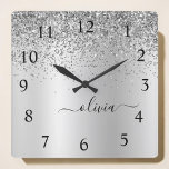 Reloj Cuadrado Purpurina plateado Glam Monograma Metalizado Nombr<br><div class="desc">Purpurina De Espuma Metálica De Relieve metalizado De Faux Plateado Cepilló El Reloj De Nombre De Monograma Metalizado. Esto hace que el dulce perfecto cumpleaños 16, boda, ducha de novia, aniversario, ducha de bebé o fiesta de soltera sea regalo para alguien que ama el lujo glam y los estilos de...</div>