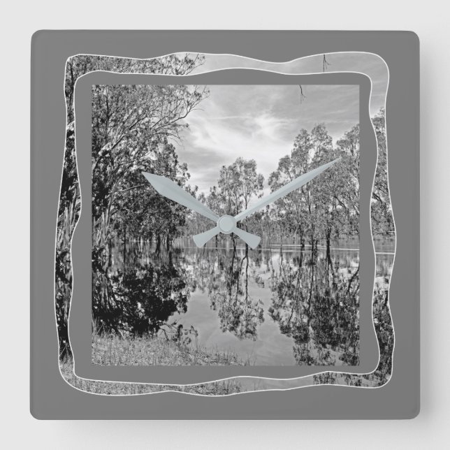 Reloj Cuadrado Reflexión sobre el árbol de goma de fotos blanco y (Anverso)