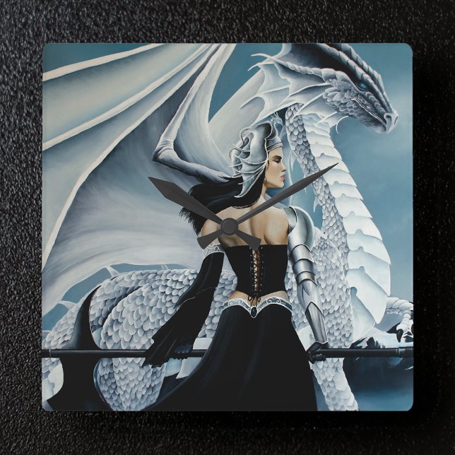 Reloj Cuadrado Reina de invierno y su dragón (Subido por el creador)