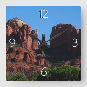 Reloj Cuadrado Roca de la Catedral en el Monumento Sedona Arizona