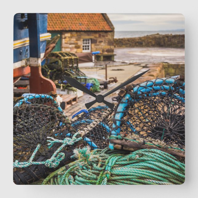 Reloj Cuadrado Ropes And Lobster Pots | Pittenweem, Scotland (Anverso)