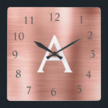 Reloj Cuadrado Rubor Pink - Rosa Gold Metallic Monograma Nombre<br><div class="desc">Rubor Pink - Rosa Gold Faux Stainless Steel Relieve metalizado Monograma y Personalizado inicial Reloj de pared personalizado único para la casa u oficina. El Wall Clock es el Navidad perfecto o dulce 16,  18,  21,  30,  40,  50 o 60 años para alguien que ama la decoración rosada metálica.</div>