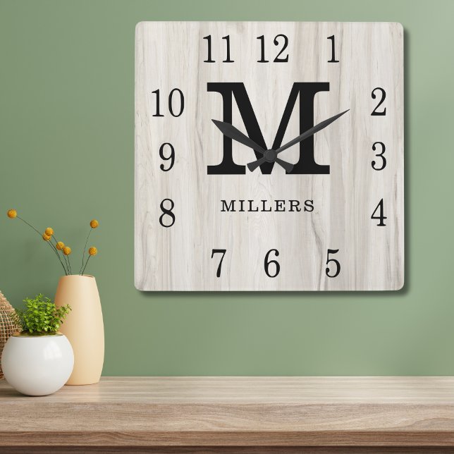 Reloj Cuadrado Rustic Personalized Wood Farmhouse Monogram Name   (Subido por el creador)
