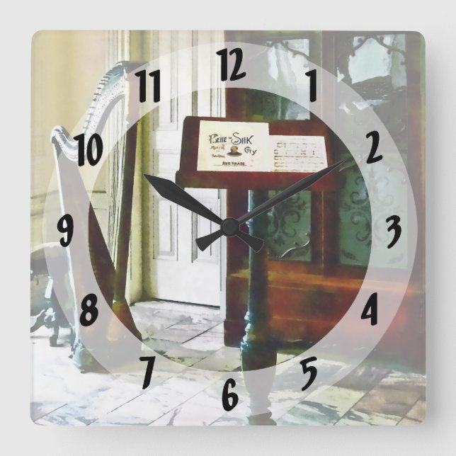 Reloj Cuadrado Sala De Música Con Arpa (Anverso)