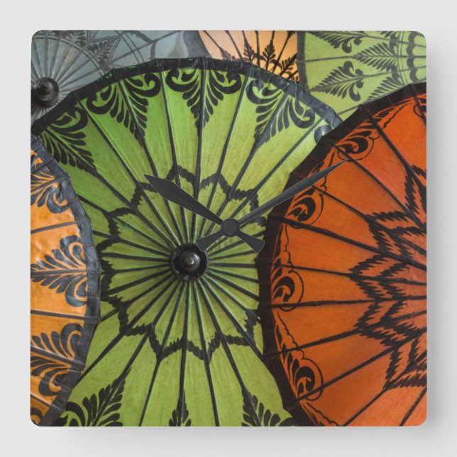 Reloj Cuadrado sombrillas a la venta, bagan, Myanmar (Anverso)