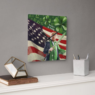 Reloj Cuadrado St. Paddy de Trump