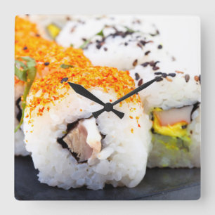 Reloj Cuadrado Sushi en un plato