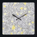 Reloj Cuadrado Swirly amarillo y gris moderno floral<br><div class="desc">El estampado de flores femenino moderno bonito que ofrecía remolinos del gris y amarillo y las flores en colores pastel elegantes del oro se entrelazó en un fondo gris más oscuro.</div>