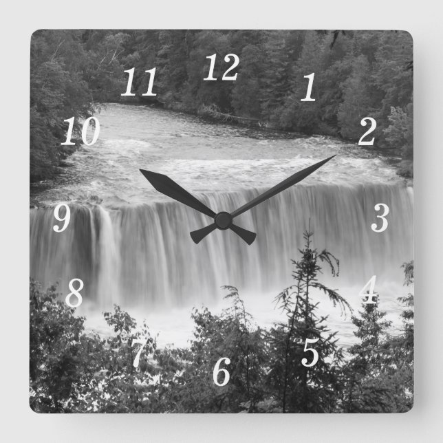Reloj Cuadrado Tahquamenon Upper Falls Grayscale Wall Clock (Anverso)