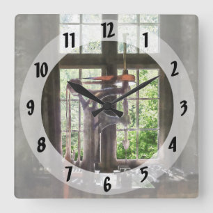 Reloj Cuadrado Taladro Presionar por ventana