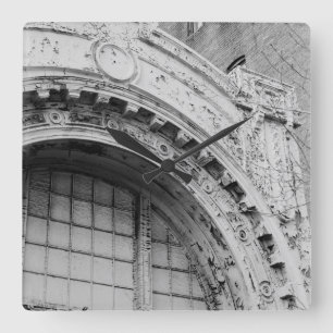 Reloj Cuadrado Teatro Mount Vernon, 918 Ninth Street Northwest