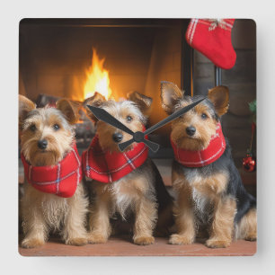 Reloj Cuadrado Terrier Australiano junto a la Chimenea Navidad