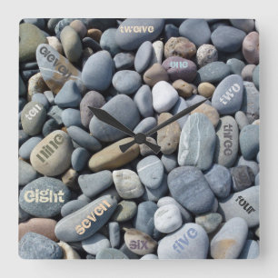 Reloj Cuadrado Text Numerals & Pebbles Rustic Square Wall Clock
