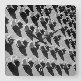 Reloj Cuadrado Tornillos Y Tuercas De Puente