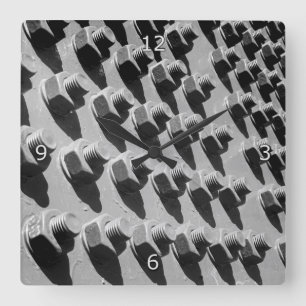 Reloj Cuadrado Tornillos Y Tuercas De Puente