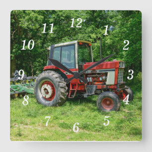 Reloj Cuadrado Tractor internacional viejo