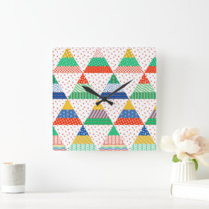 Reloj Cuadrado Triángulos de Navidad en Patchwork Colorido Festiv