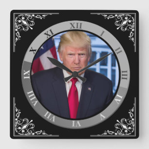 RELOJ CUADRADO TRUMP