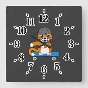 Reloj Cuadrado Un gato Naranja lindo en un Personalizado de skate