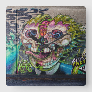 Reloj Cuadrado Un Graffiti De Horror De Calla