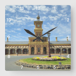 Reloj Cuadrado Viaje a través del tiempo en la estación de Albury