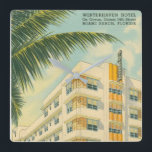 Reloj Cuadrado Vintage Miami Art Deco Square Wall Clock<br><div class="desc">Esta colección fue inspirada por nuestra estancia en el art deco Winterhaven Hotel,  Autograph Collection al final de nuestro viaje por América. Este Winterhaven Hotel se encuentra en Ocean Drive,  Miami Beach,  Florida,  y ofrece vistas a la playa.</div>