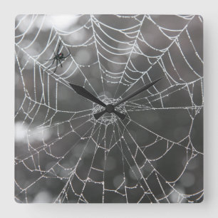 Reloj Cuadrado Viuda Negra en Telaraña Halloween